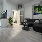 Wspolna 54 - Blue - Good Apartments